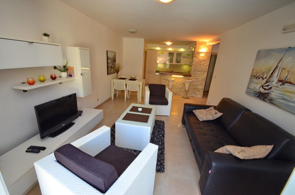Muo Apartments Kotor Bilik gambar