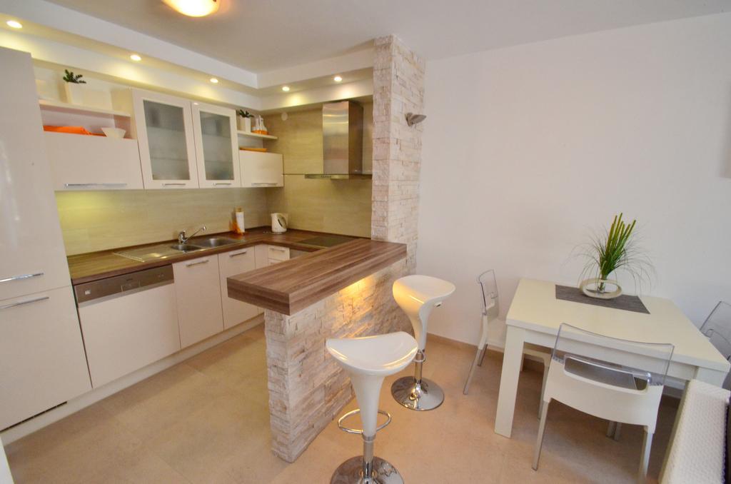 Muo Apartments Kotor Bilik gambar