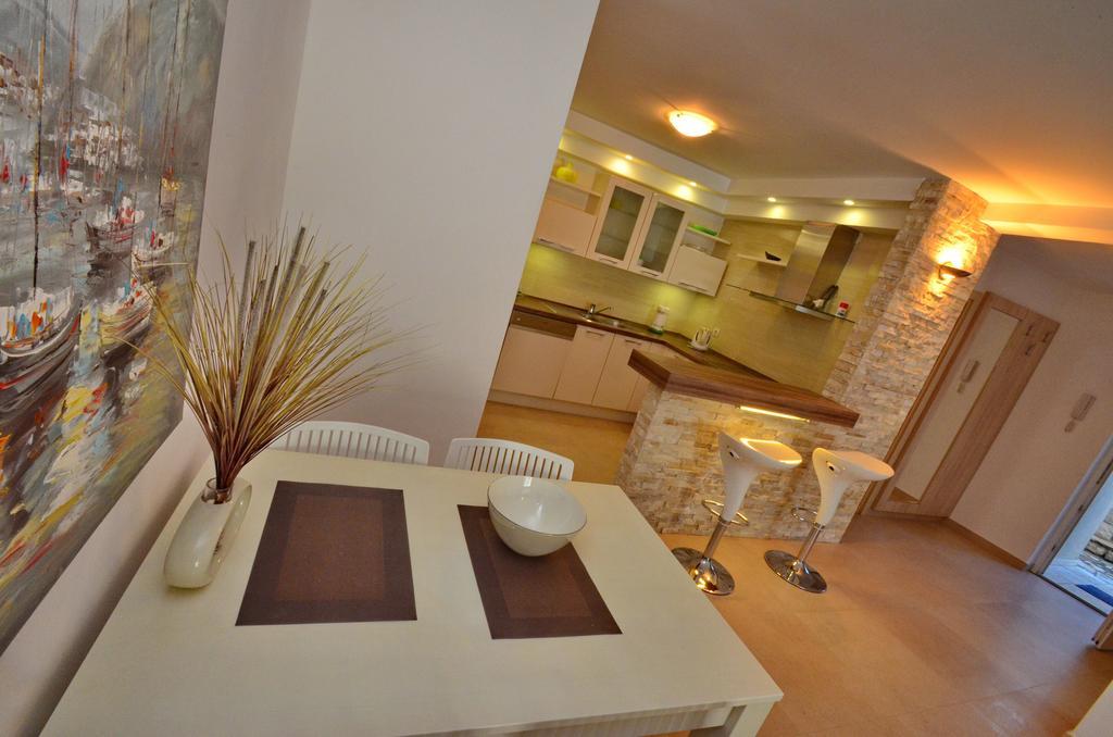 Muo Apartments Kotor Bilik gambar