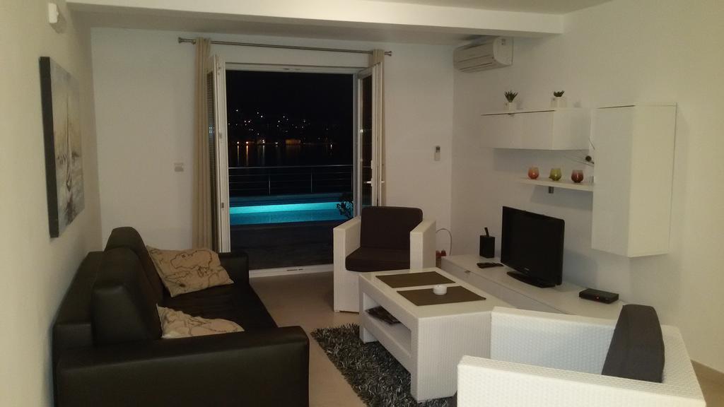Muo Apartments Kotor Bilik gambar