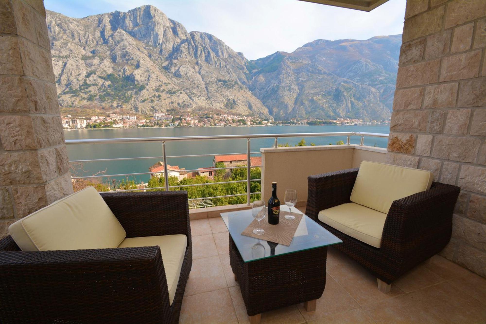 Muo Apartments Kotor Bilik gambar