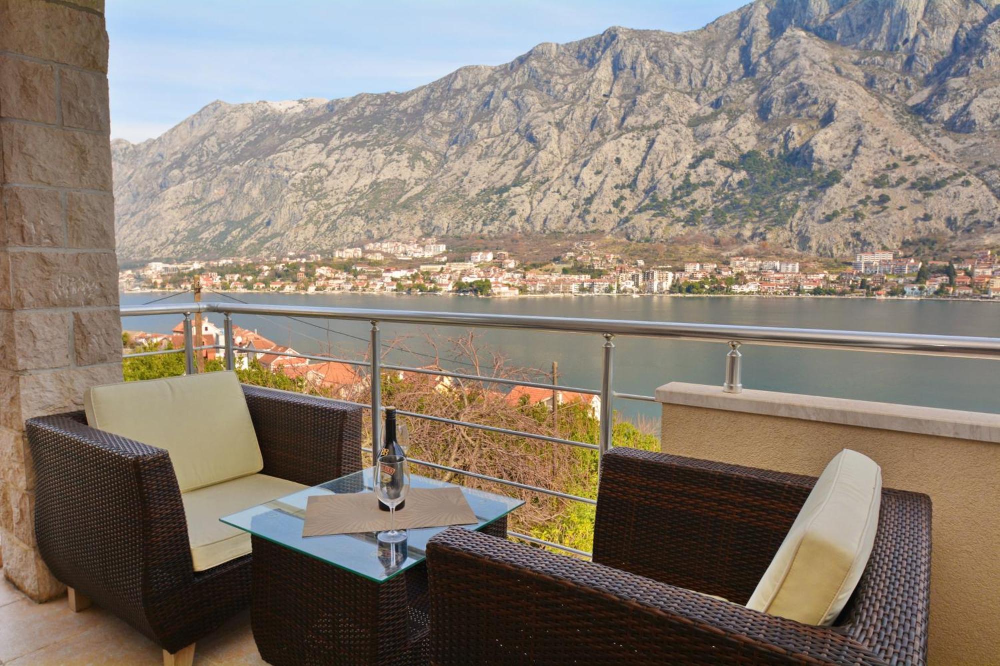 Muo Apartments Kotor Bilik gambar