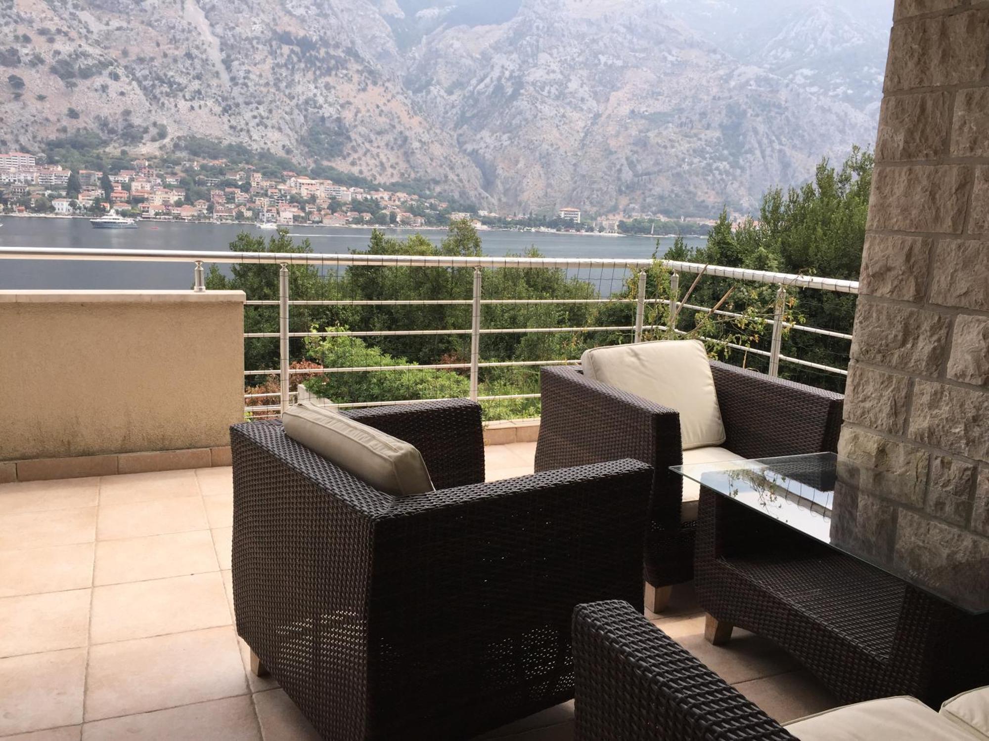 Muo Apartments Kotor Bilik gambar