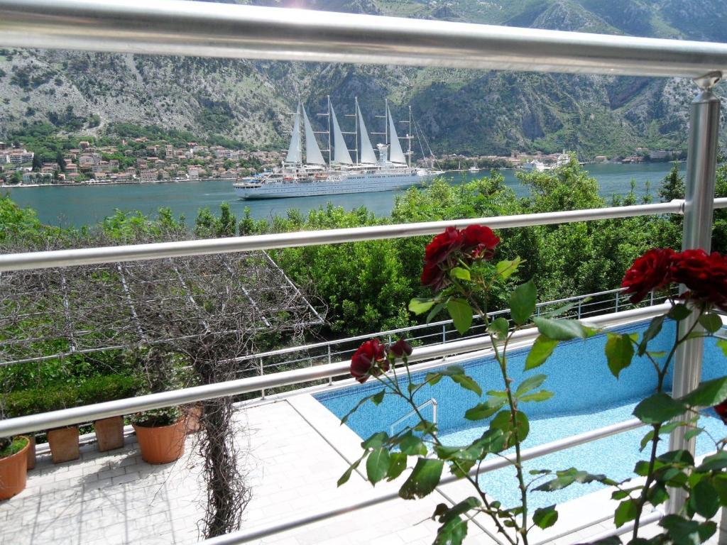 Muo Apartments Kotor Bilik gambar
