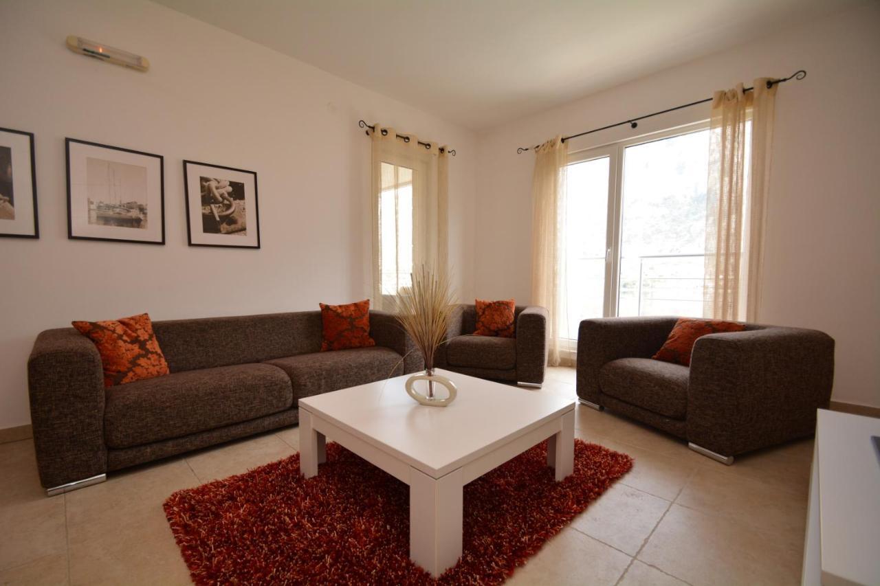 Muo Apartments Kotor Bilik gambar